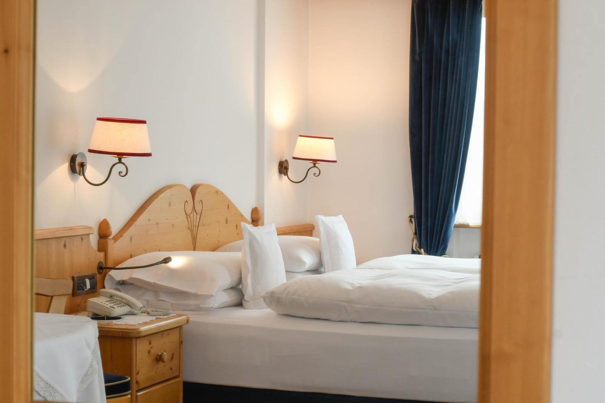 Hotel Tyrol Selva di Val Gardena Esterno foto